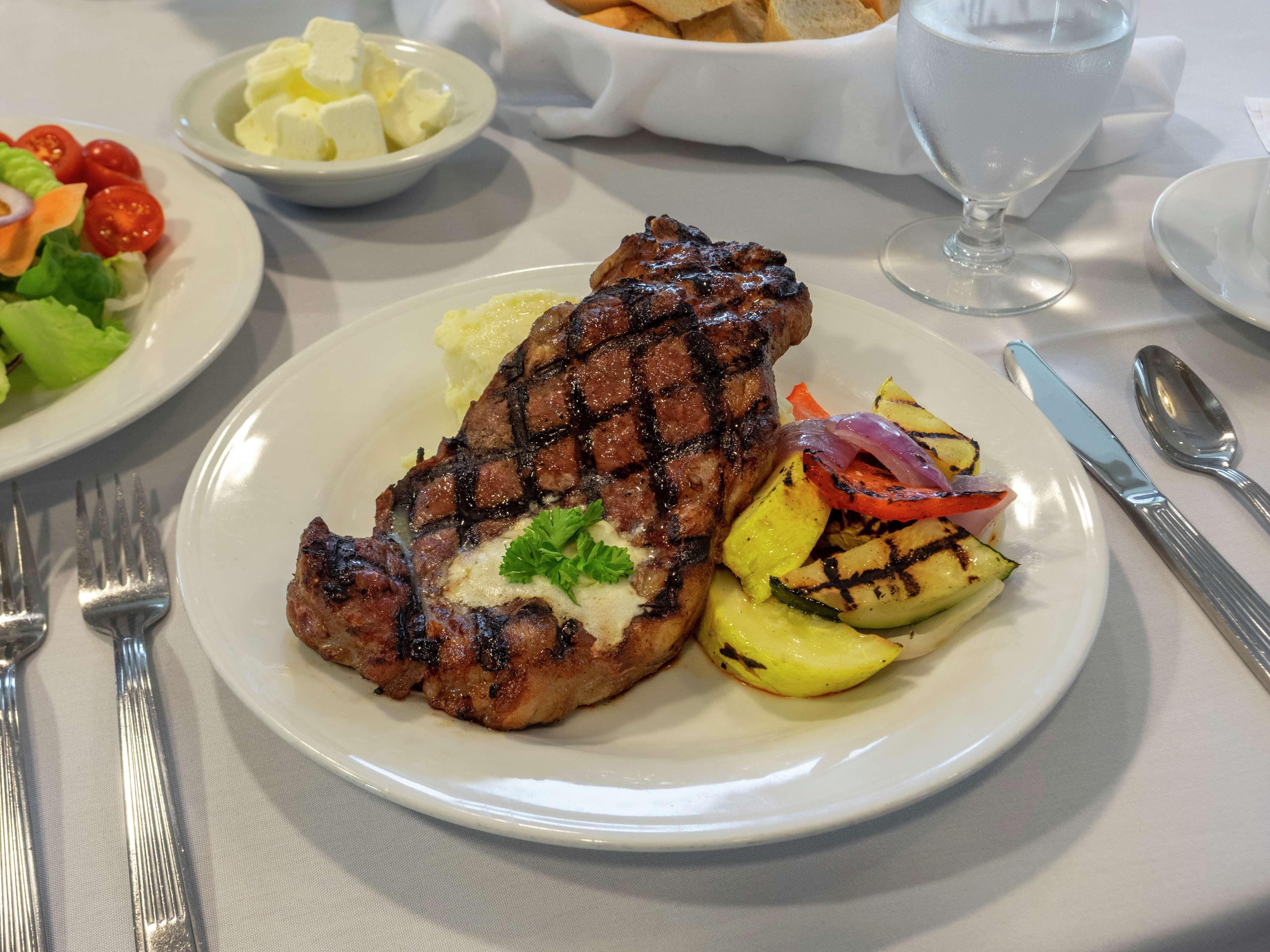 The Hilton Garden Inn Buffalo-Downtown Εξωτερικό φωτογραφία