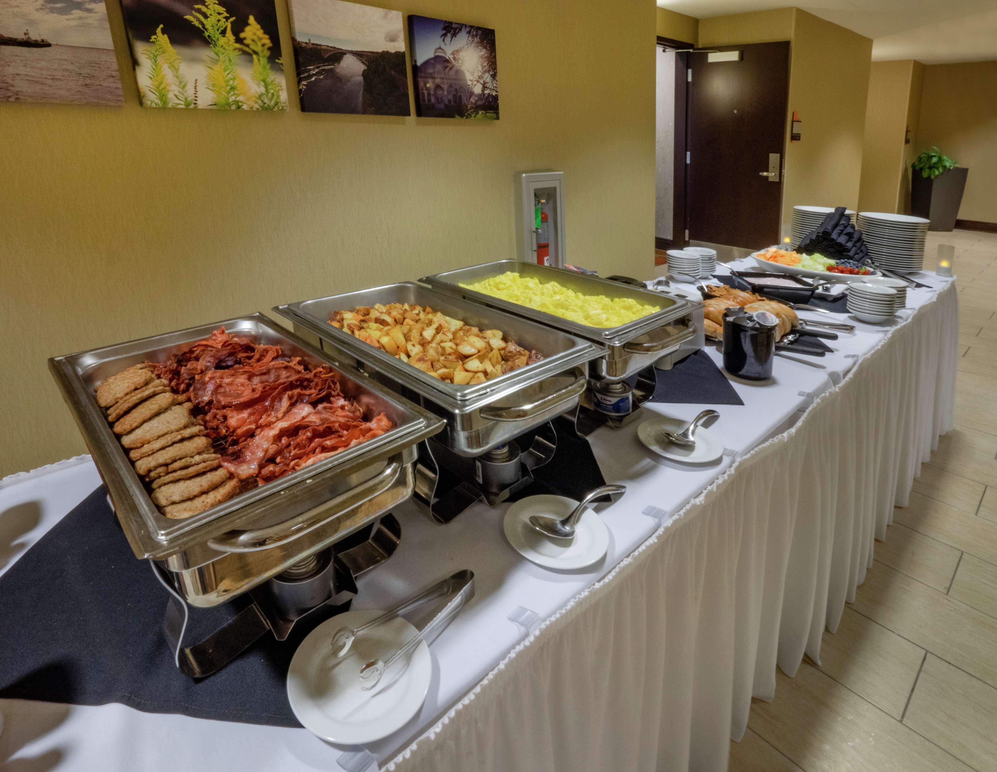 The Hilton Garden Inn Buffalo-Downtown Εξωτερικό φωτογραφία